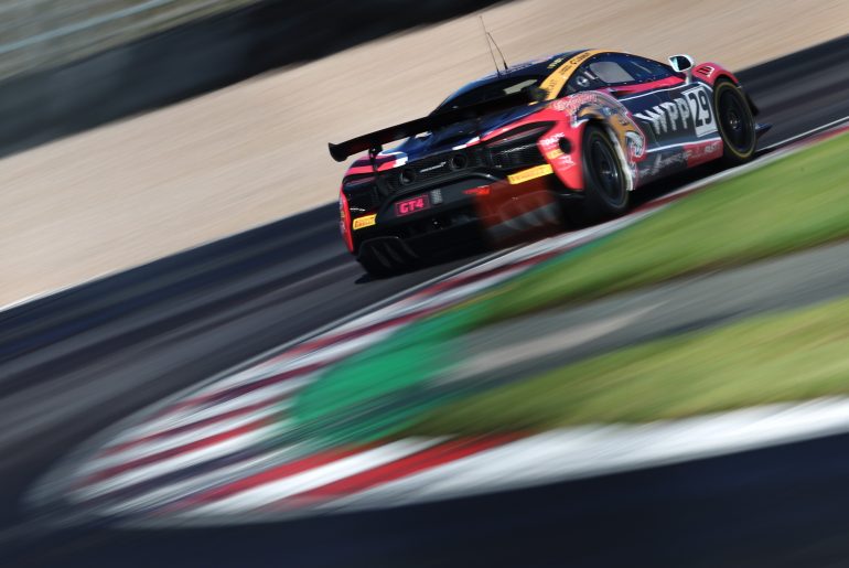 The RACELAB McLaren Artura GT4